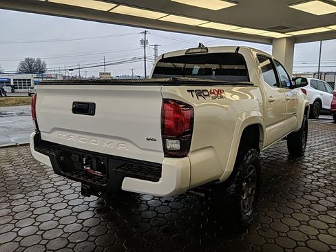 Used 2019 Toyota Tacoma TRD Sport image 5