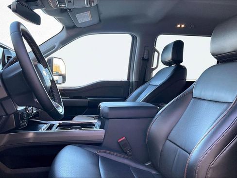 Used 2025 Ford F250 Lariat w/ Black Appearance Package image 22