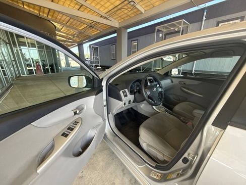 Used 2011 Toyota Corolla LE FWD image 20