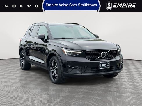 Certified 2023 Volvo XC40 B5 Plus w/ Protection Package AWD/4WD image 1