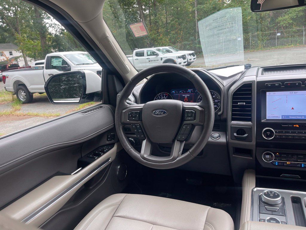 Used 2020 Ford Expedition XLT w/ Equipment Group 202A AWD/4WD image 9