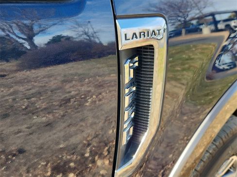 Used 2019 Ford F250 Lariat w/ Lariat Value Package image 12