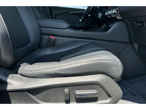 Used 2025 Honda Pilot Touring image 24