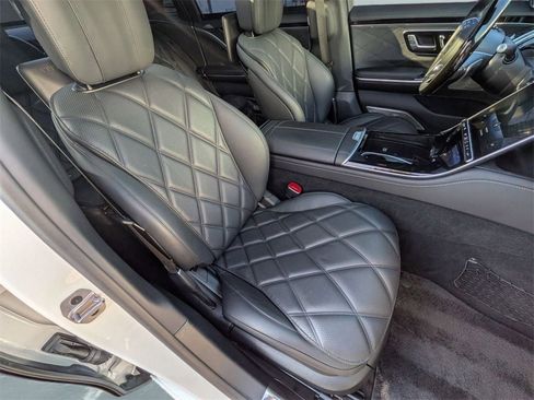 Used 2023 Mercedes-Benz Maybach S 580 4MATIC image 30