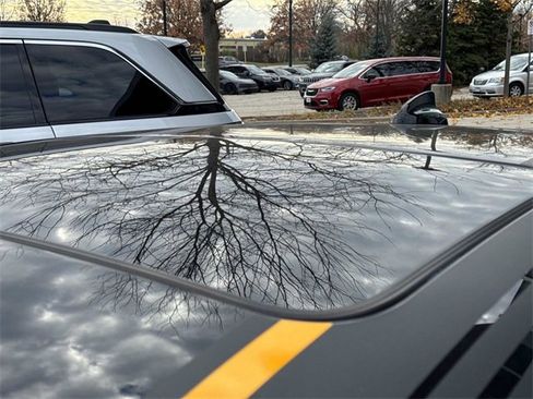 Used 2023 Dodge Charger Scat Pack image 9