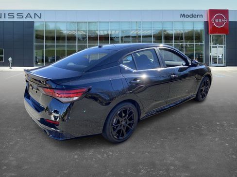 Certified 2025 Nissan Sentra SR w/ Midnight Edition image 5