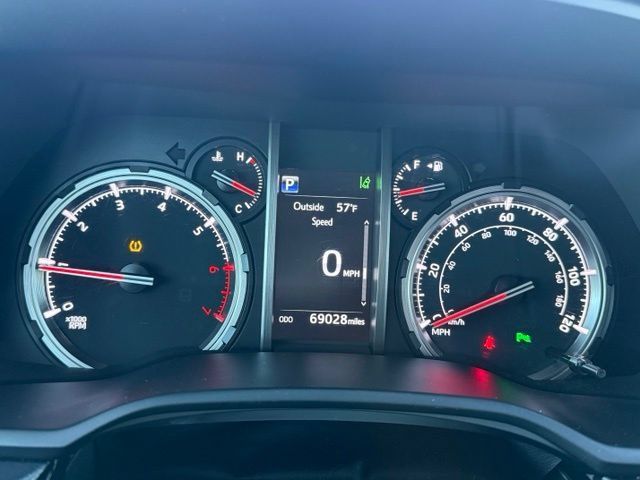 Used 2022 Toyota 4Runner Limited AWD/4WD image 19