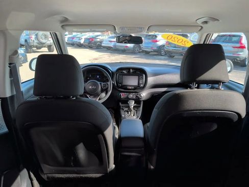 Used 2020 Kia Soul LX FWD image 21