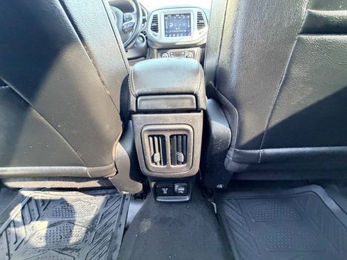 Used 2018 Jeep Compass Sport FWD image 21