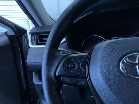 Certified 2020 Toyota RAV4 LE w/ Carpet Mat Package image 25