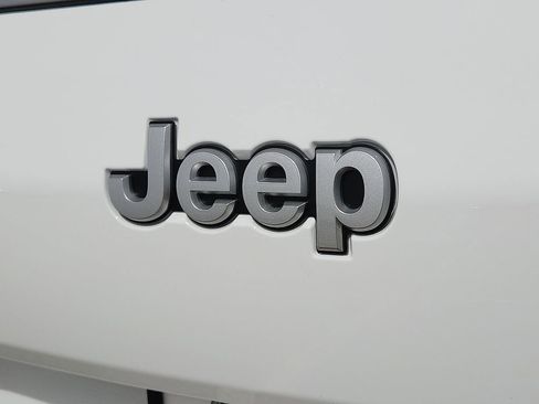 New 2026 Jeep Grand Cherokee L Limited RWD image 11