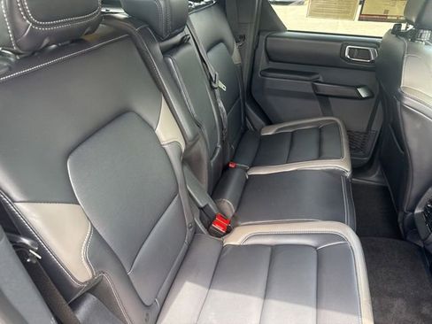 Used 2025 Ford Bronco Outer Banks AWD/4WD image 19