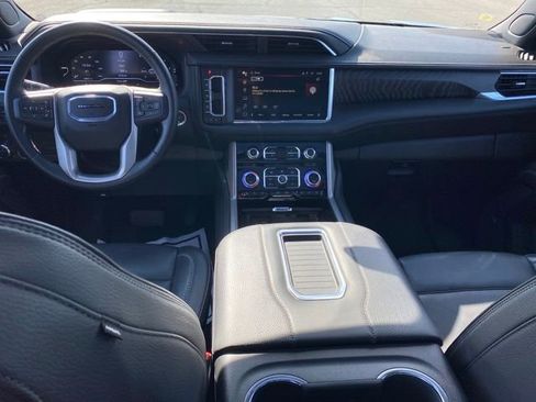 Used 2024 GMC Yukon Denali image 6