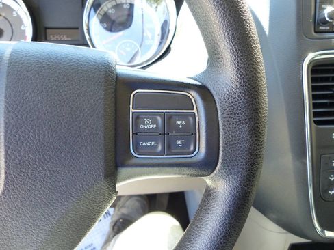 Used 2019 Dodge Grand Caravan SE w/ UConnect Hands-Free Group FWD image 22