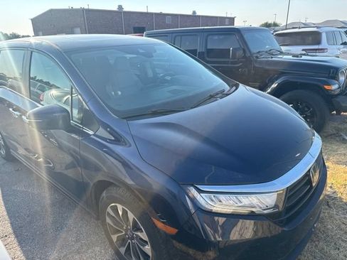 Used 2024 Honda Odyssey EX-L image 2