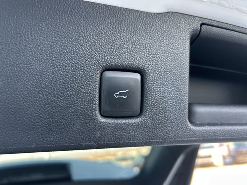 Used 2022 Ford Escape Titanium w/ Class II Trailer Tow Package image 15