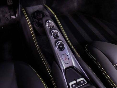 Certified 2022 Ferrari F8 Tributo image 5