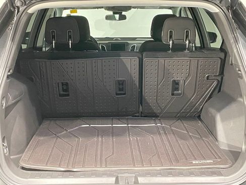 Used 2020 Chevrolet Equinox LT w/ LPO, Blackout Package image 5