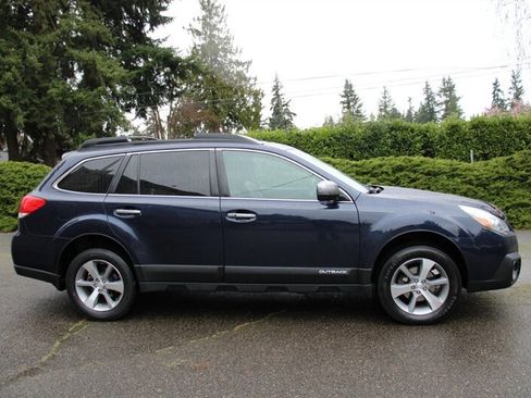 Used 2014 Subaru Outback 2.5i Limited image 14