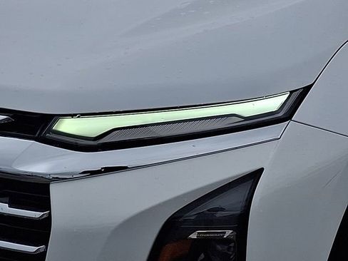 Used 2025 Chevrolet Equinox LT FWD image 29