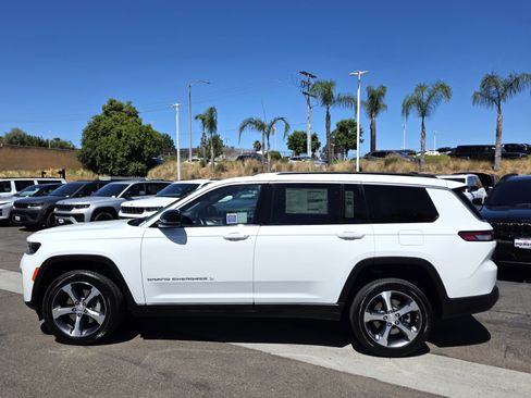 New 2026 Jeep Grand Cherokee L Limited AWD/4WD image 2