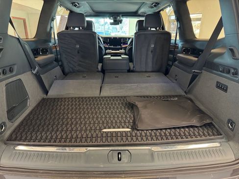 Used 2024 Jeep Grand Wagoneer Series III AWD/4WD image 21