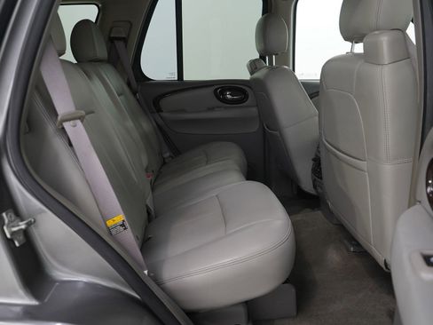 Used 2005 Buick Rainier CXL image 13