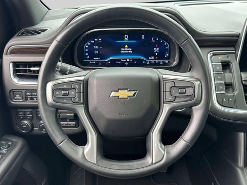 Used 2023 Chevrolet Suburban LT w/ Luxury Package AWD/4WD image 17