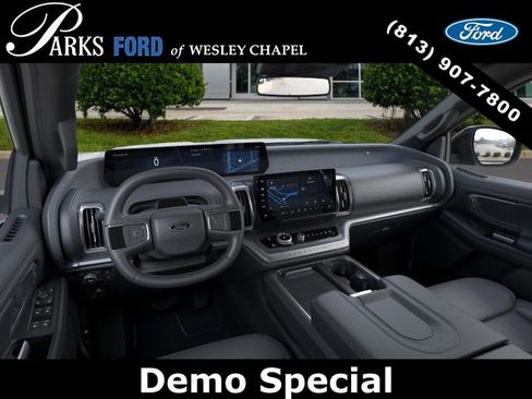 New 2026 Ford Expedition Platinum w/ Stealth Appearance Package AWD/4WD image 9