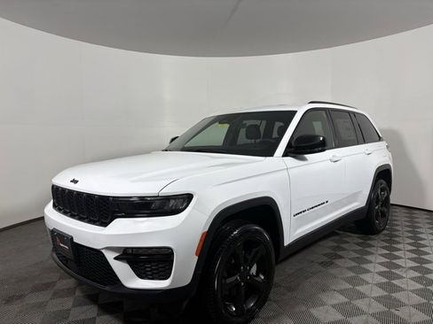 New 2025 Jeep Grand Cherokee Limited w/ Black Appearance Package image 3