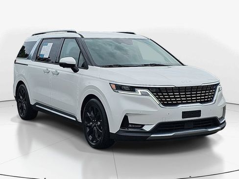 Used 2022 Kia Carnival SX FWD image 3