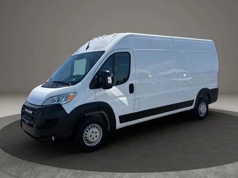 Used 2025 RAM ProMaster 2500 w/ Convenience Group FWD image 2