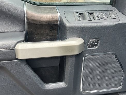 Used 2022 Ford F250 Lariat image 25