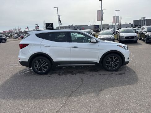 Used 2018 Hyundai Santa Fe Sport image 4