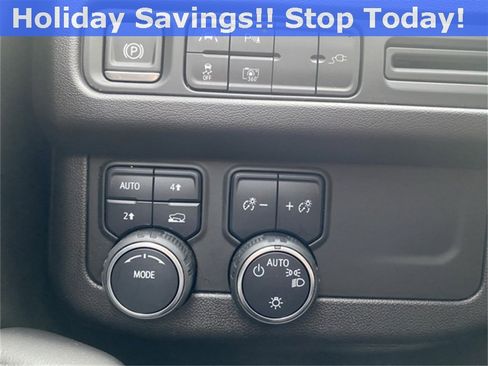 Used 2022 Chevrolet Suburban RST w/ Luxury Package image 15