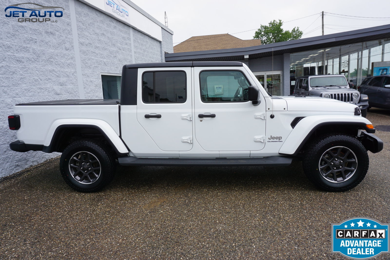 Used 2020 Jeep Gladiator Overland AWD/4WD image 6