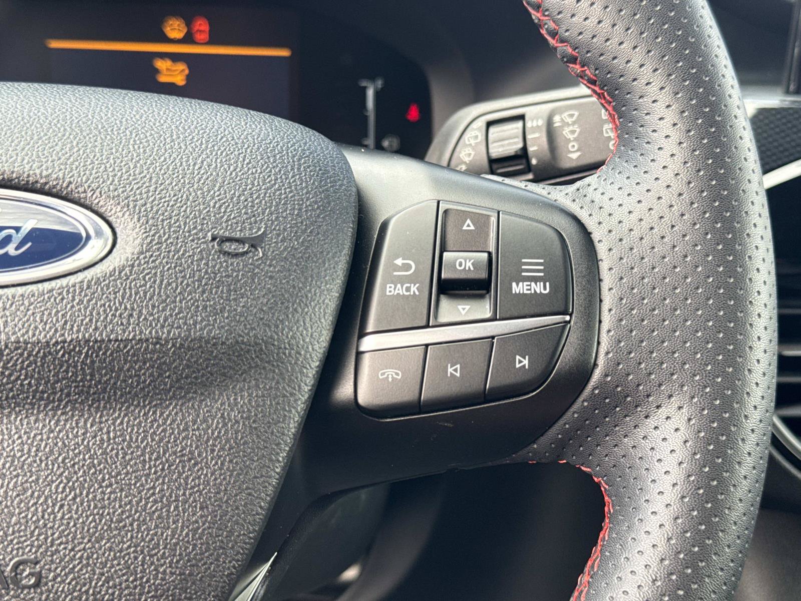 Used 2023 Ford Escape ST-Line Select AWD/4WD image 30