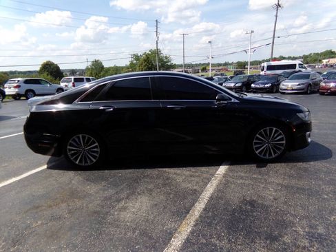 Used 2017 Lincoln MKZ Premiere FWD image 4