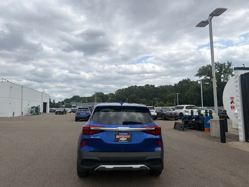 Used 2022 Kia Seltos LX AWD/4WD image 4