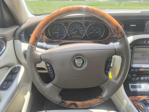 Used 2006 Jaguar XJ Vanden Plas RWD image 8