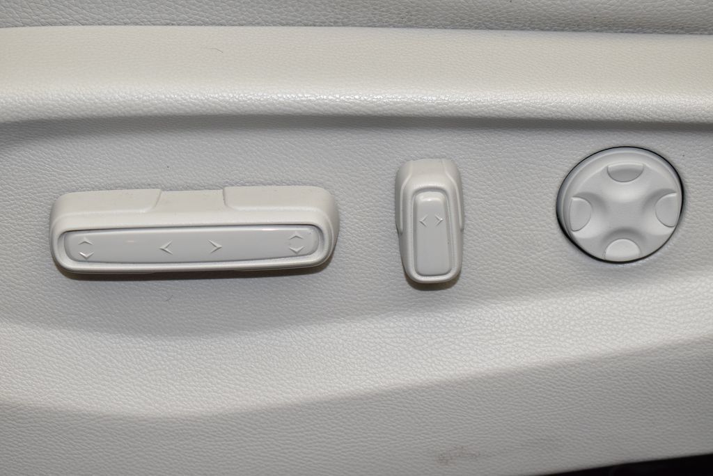 Used 2025 Honda Odyssey Touring image 16