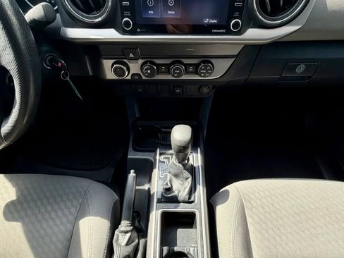 Used 2020 Toyota Tacoma SR5 AWD/4WD image 13