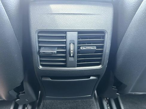 Used 2018 Mercedes-Benz CLA 250 image 36