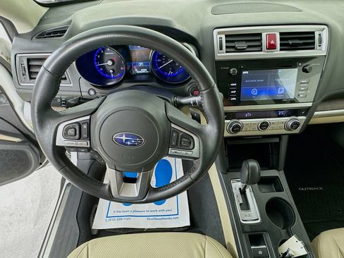 Used 2016 Subaru Outback 2.5i Limited AWD/4WD image 13