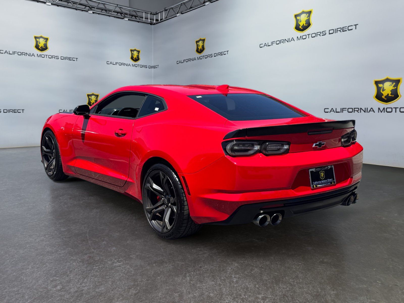 Used 2020 Chevrolet Camaro SS RWD image 3