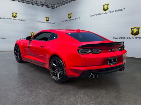 Used 2020 Chevrolet Camaro SS RWD image 3