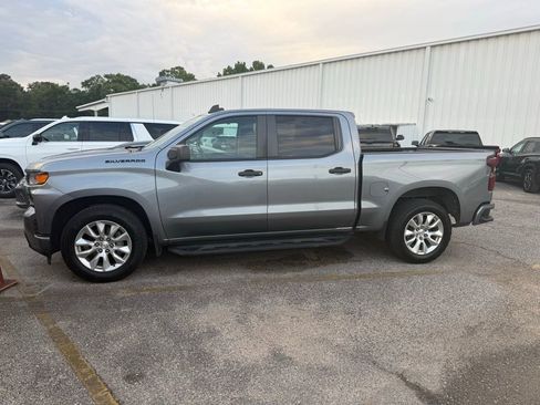 Used 2021 Chevrolet Silverado 1500 Custom RWD image 3