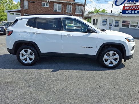 Used 2022 Jeep Compass Latitude AWD/4WD image 6