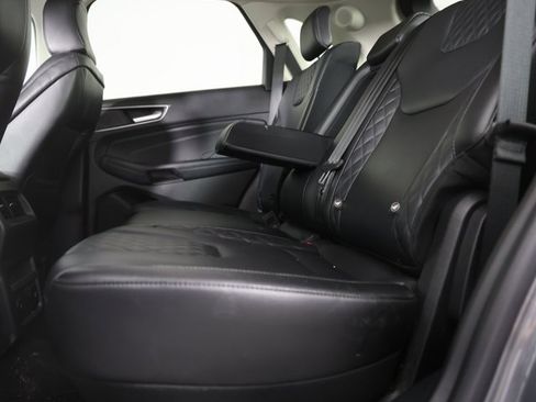 Used 2024 Ford Edge Titanium image 9