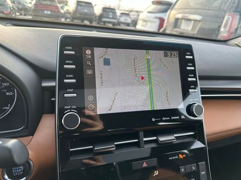 Used 2022 Toyota Avalon Touring image 22